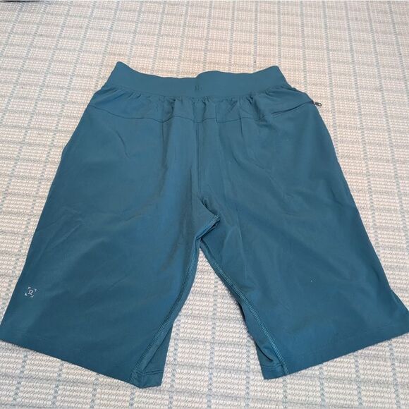 NWOT Lululemon T.H.E. Short 11" *Linerless in Bermuda Teal Size Small Athletic - Picture 9 of 10